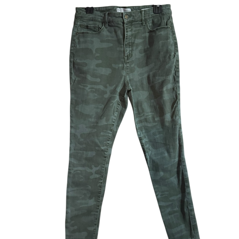 Social Standard by Sanctuary Olive Green Camouflage High-rise Skinny Jeans 10/30